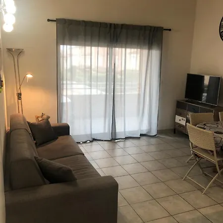 Beau Et Vaste 3 Pieces Avec Piscine Apartmán